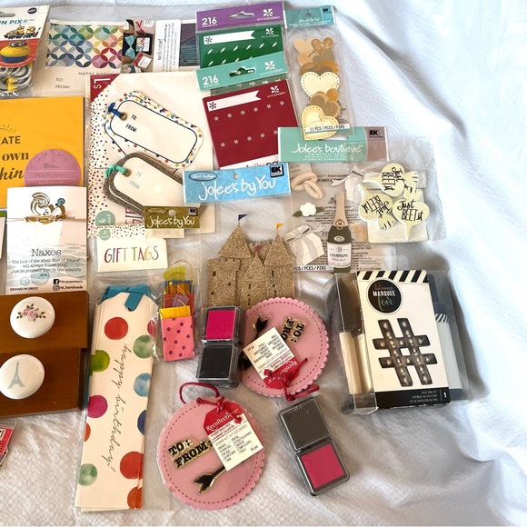 New Assorted Arts and Crafts Bundle 26 Pieces - Picture 4 of 12